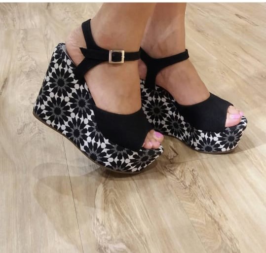 Ref 033 Plataformas de 12.5 cm - Valor $250.000 COP Ref 033 Plataformas de 12.5 cm - Valor $250.000 COP