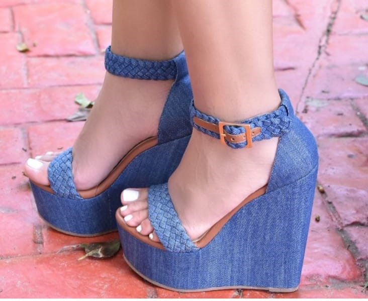 Ref 048 Plataformas de 12.5 cm - Valor $230.000 COP Ref 048 Plataformas de 12.5 cm - Valor $230.000 COP