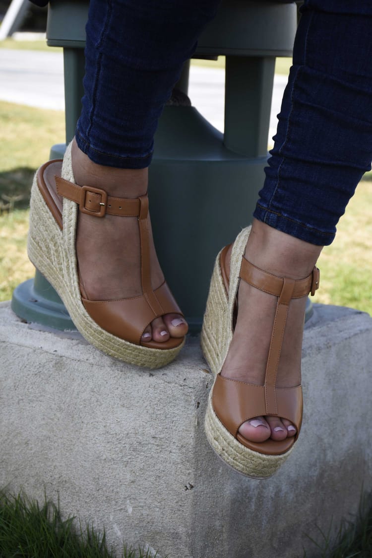Ref 068 Plataformas de 10.5 cm - Valor $240.000 COP Ref 068 Plataformas de 10.5 cm - Valor $240.000 COP