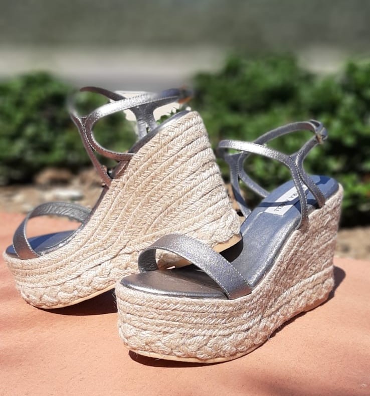 Ref 086 Plataformas de 11 cm - Valor $240.000 COP Ref 086 Plataformas de 11 cm - Valor $240.000 COP